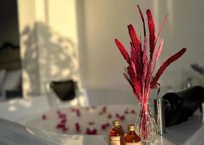 Minos Alacati Hotel *